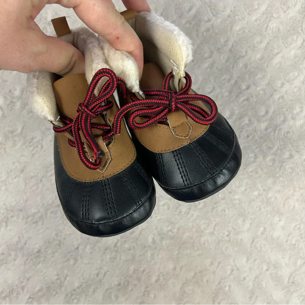 Carter’s Baby Duck Boots Size 9-12 Months